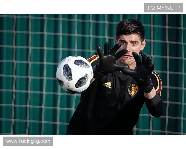 蒂博库尔图瓦重返巅峰之路展现门神风采与坚韧意志