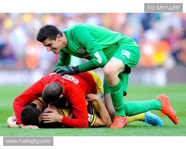 蒂博库尔图瓦用坚不可摧的守门艺术诠释顶级门将的极致荣耀