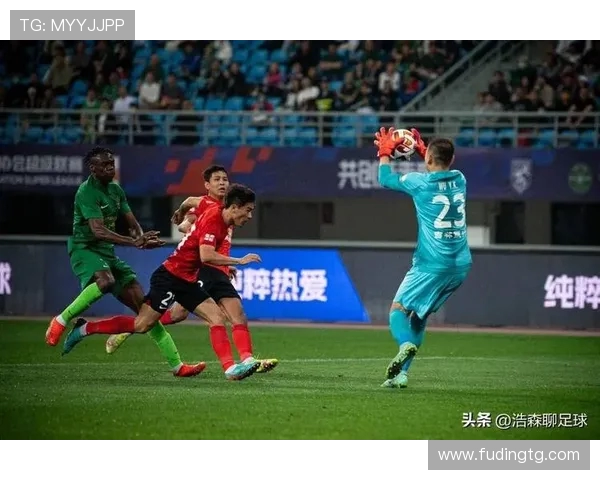 浙江队与长春亚泰激战正酣 双方鏖战赛场争夺三分荣耀