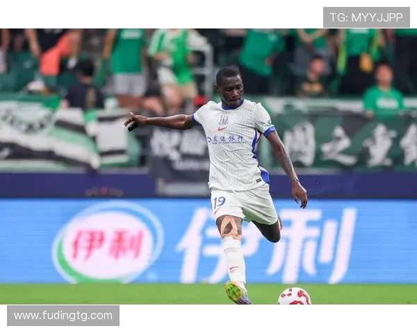 上海申花主场激战梅州客家巅峰对决再掀中超豪门争锋热潮 上海申花主场激战梅州客家巅峰对决再掀中超豪门争锋热潮