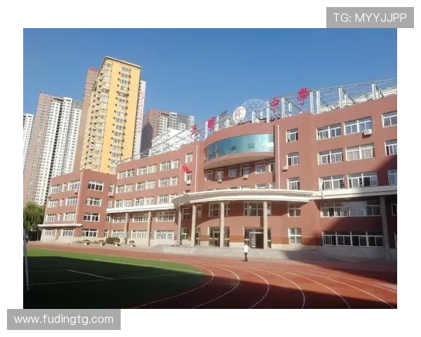 吕俊虎的奋斗故事与人生哲学探讨：从平凡到卓越的成长之路